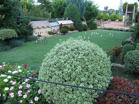 Abingdon Miniature Village - Find Attractions 1