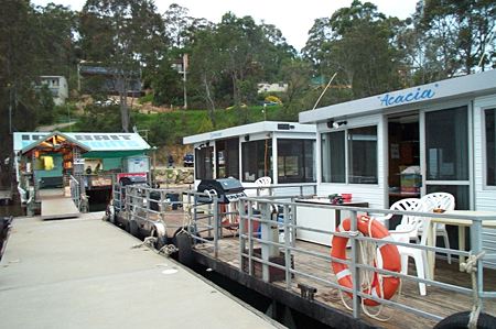 Clyde River Houseboats - Find Attractions 0