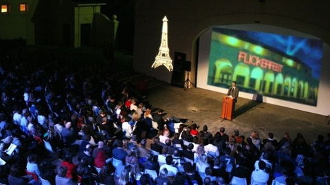 FlickerFest - Find Attractions 1