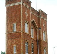 Barracks Archway - Find Attractions