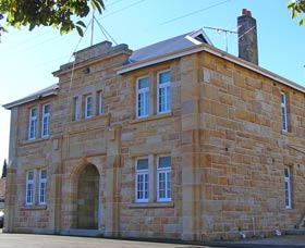 Memorial Hall - Find Attractions 0
