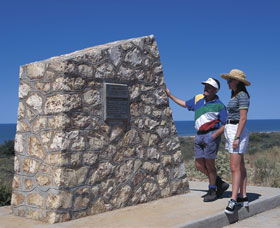 Potshot Monument - Find Attractions 0