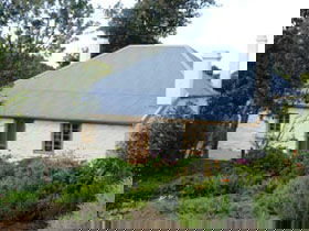 Dingley Dell Cottage - Find Attractions 0