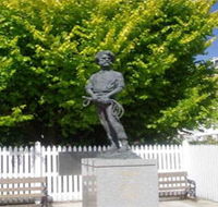 Alexander Cameron Statue - Find Attractions