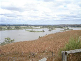 Sunnyside Reserve Lookout - Find Attractions 0