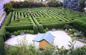 Westbury Maze And Tea Room - Find Attractions 0