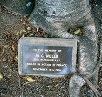 Eumundi War Memorial - Find Attractions