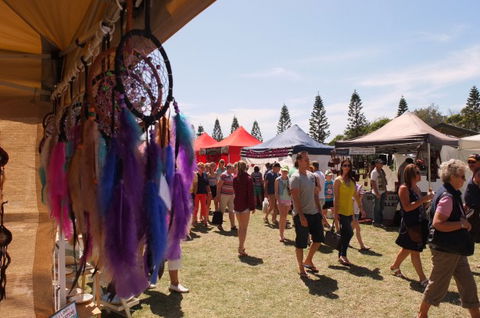 Coolangatta Beachfront Markets - Find Attractions 2