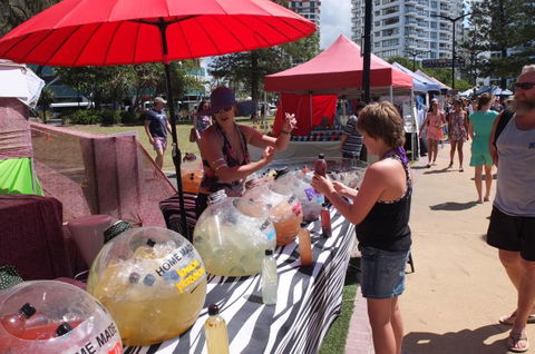 Coolangatta Beachfront Markets - Find Attractions 4