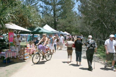 Coolangatta Beachfront Markets - Find Attractions 5