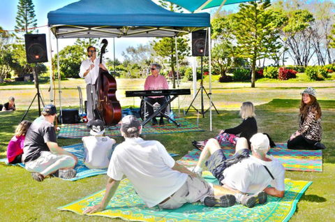 Coolangatta Beachfront Markets - Find Attractions 8