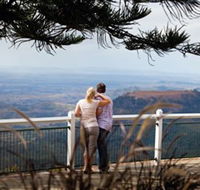 Picnic Point Lookout And Parkland - Find Attractions