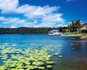 Lake Barrine, Crater Lakes National Park - Find Attractions 0