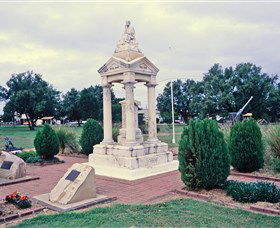 Weeping Mother Memorial - Find Attractions 0