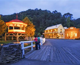 Moe VIC Find Attractions