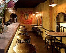 Red Lily Cocktail Bar - Find Attractions 0