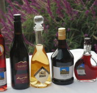 Hartzview Vineyard Heritage Pickers Hut Village - Find Attractions