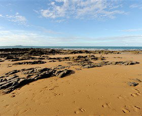 Canoe Point Beach And Parklands - Find Attractions 1