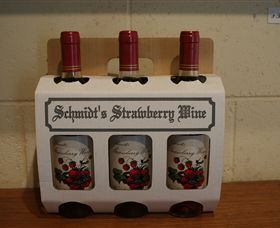 Schmidts Strawberry Winery - Find Attractions 4