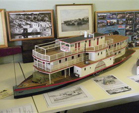 Wentworth Model Paddlesteamer Display Wentworth