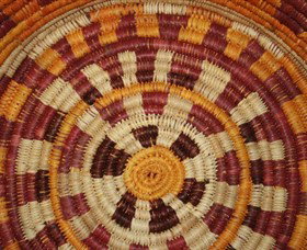 Injalak Arts And Crafts - Find Attractions 4