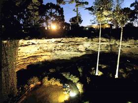 Umpherston Sinkhole - Find Attractions 1