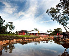Savannah Visitor Plaza, Taronga Western Plains Zoo Dubbo - Find Attractions 2