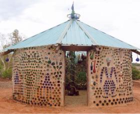 Aladdins Cave Bottlehouse - Find Attractions 0