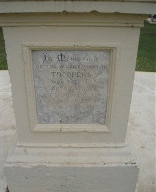 The Coronation Lamp Memorial - Find Attractions 2