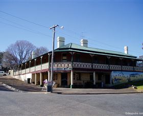 Wallendbeen Hotel - Find Attractions 0