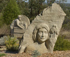 Heritage Sculptures At Pensioners Hill Lookout - Find Attractions 0