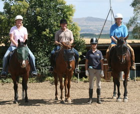 Forest Park Riding And Equitation School - Find Attractions 0