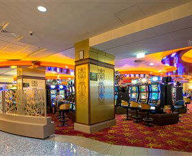 Hellenic Club Of Canberra - Find Attractions 1