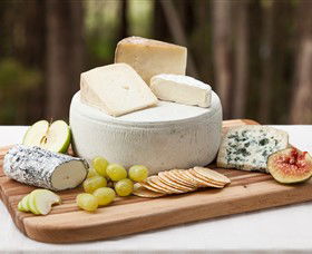 Prom Country Cheese - Find Attractions 1