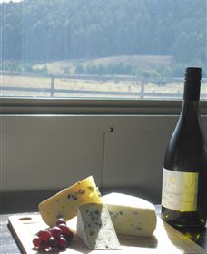 Prom Country Cheese - Find Attractions 4