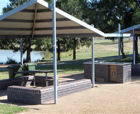 Point Hut Pond Park - Find Attractions 4