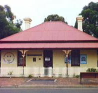 Dredges Cottage - Find Attractions