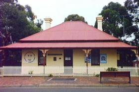 Dredges Cottage - Find Attractions 0