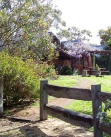 Peel Estate Winery - Find Attractions 0