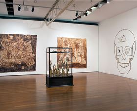 Roslyn Oxley9 Gallery - Find Attractions 1