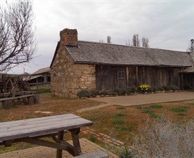 The Early Settlers Hut - Find Attractions 1