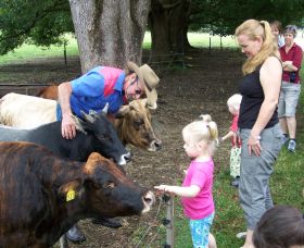 Crystal Creek Miniatures - Find Attractions 0