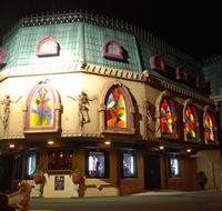 Draculas Cabaret Restaurant - Find Attractions