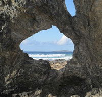 Glasshouse Rocks and Pillow Lava - Find Attractions