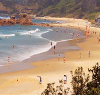 Flynns Beach - Find Attractions