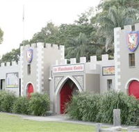 Macadamia Castle - Find Attractions