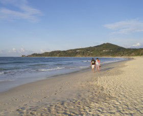 Main Beach Byron Bay - Find Attractions 0