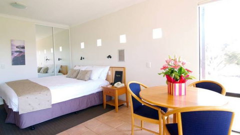 Margarets Beach Resort - Find Attractions 0