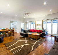 The Retreat Port Stephens - Find Attractions