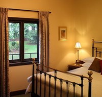 MossGrove Bed and Breakfast - Find Attractions